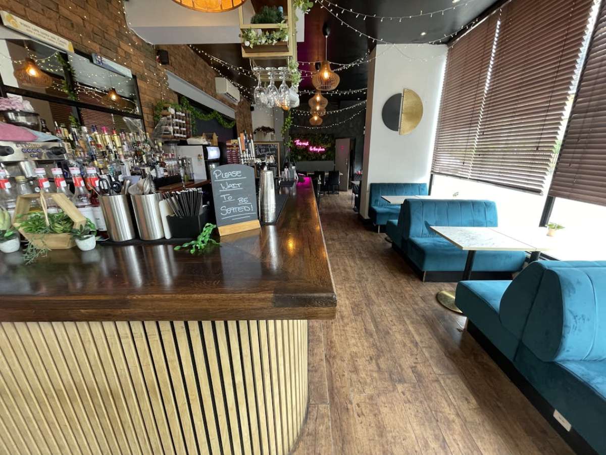 Retail/Shop in Bournemouth - photo 2