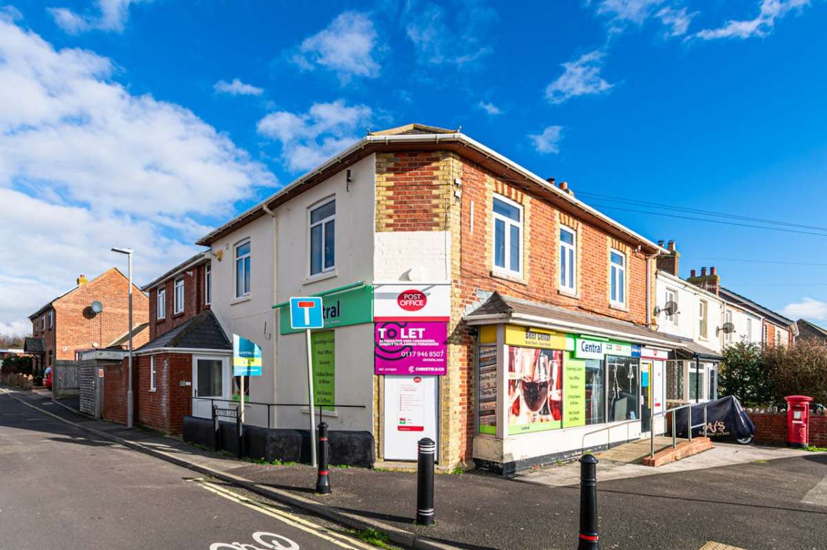 Retail/Shop in Weymouth - photo 2