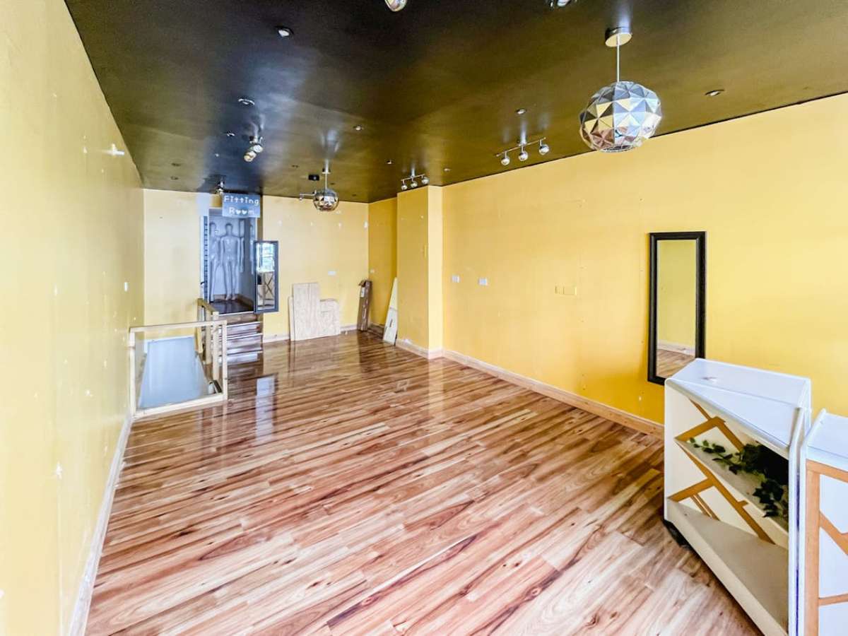 Retail/Shop in Bournemouth - photo 3