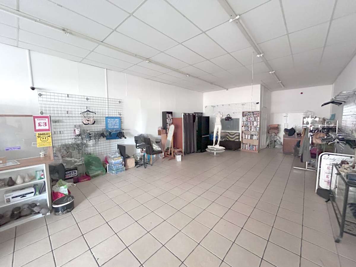 Retail/Shop in Bournemouth - photo 2