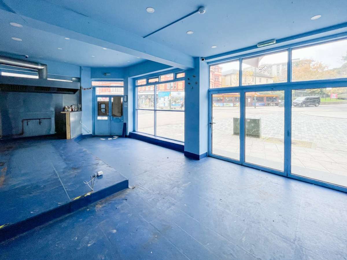 Retail/Shop in Bournemouth - photo 3