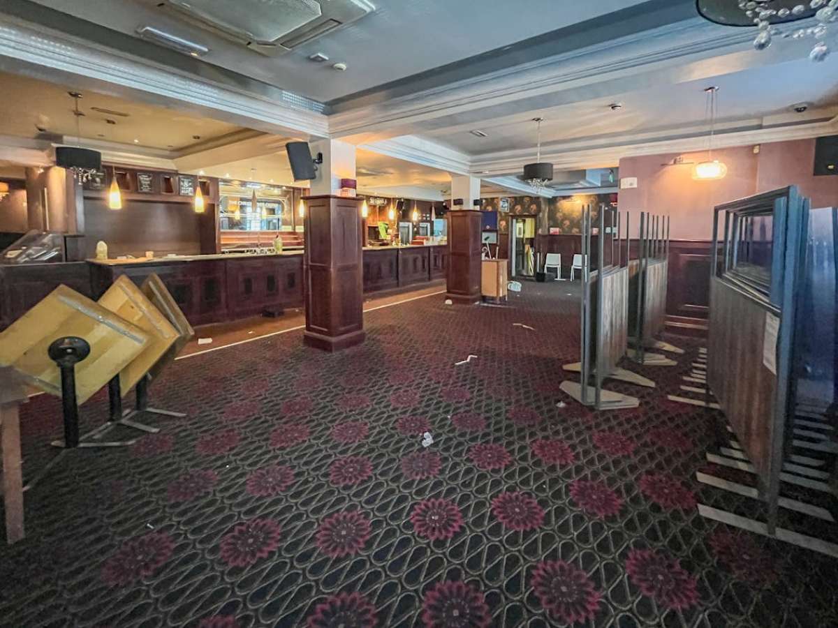 Retail/Shop in Bournemouth - photo 2