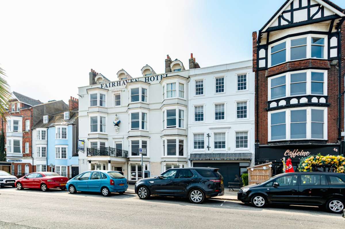 Retail/Shop in Weymouth - photo 2