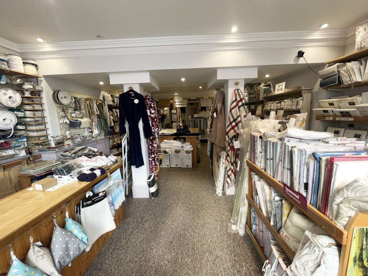 Retail/Shop in Blandford Forum - photo 2