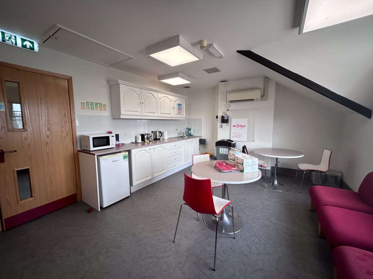 Retail/Shop in New Milton - photo 4