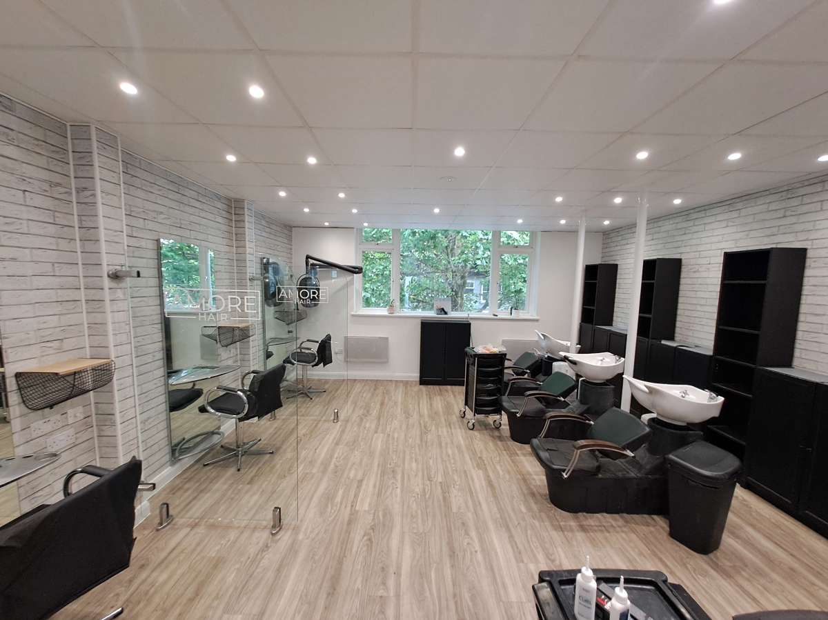 Retail/Shop in Plymouth - photo 2