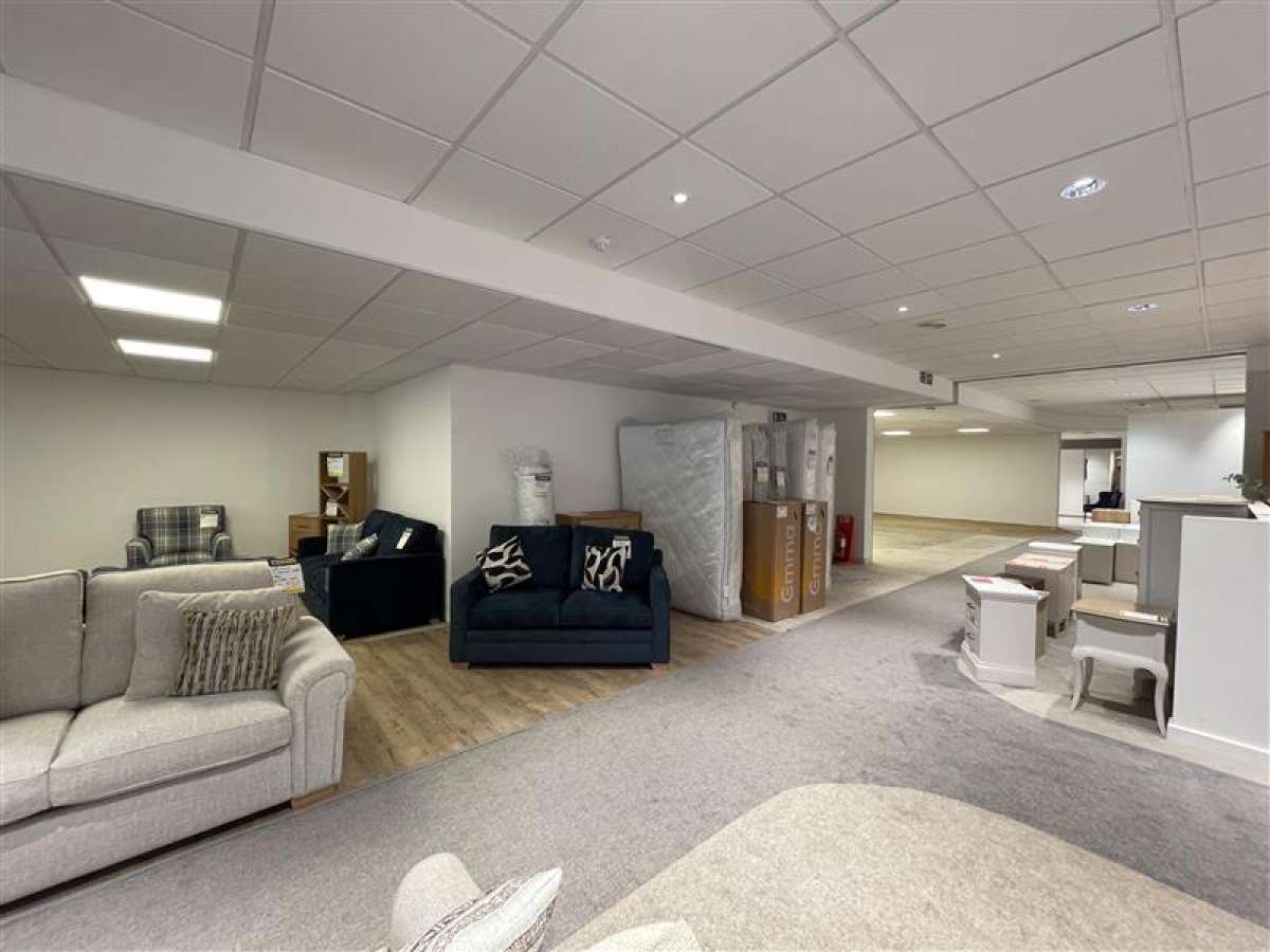 Retail/Shop in Bury St Edmunds - photo 2