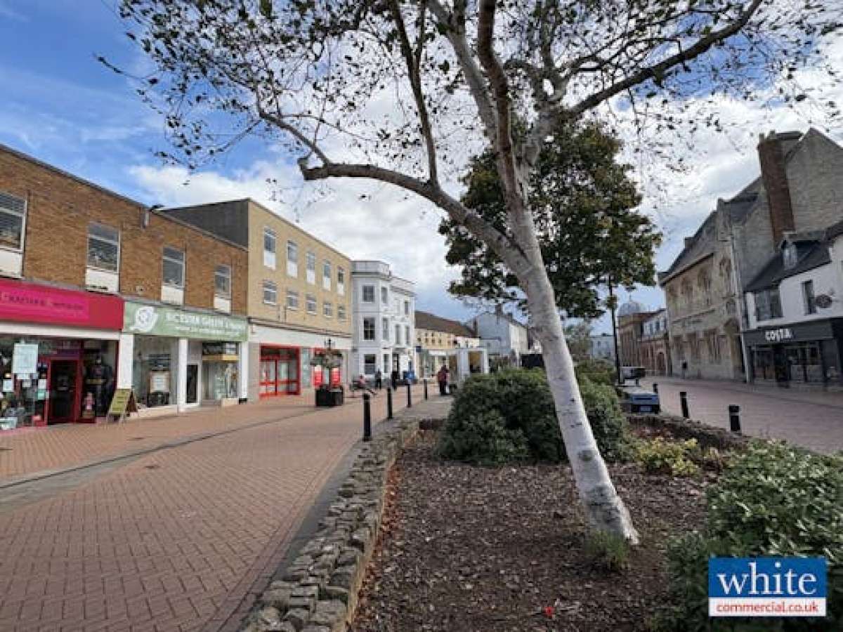 Retail/Shop in Bicester - photo 3