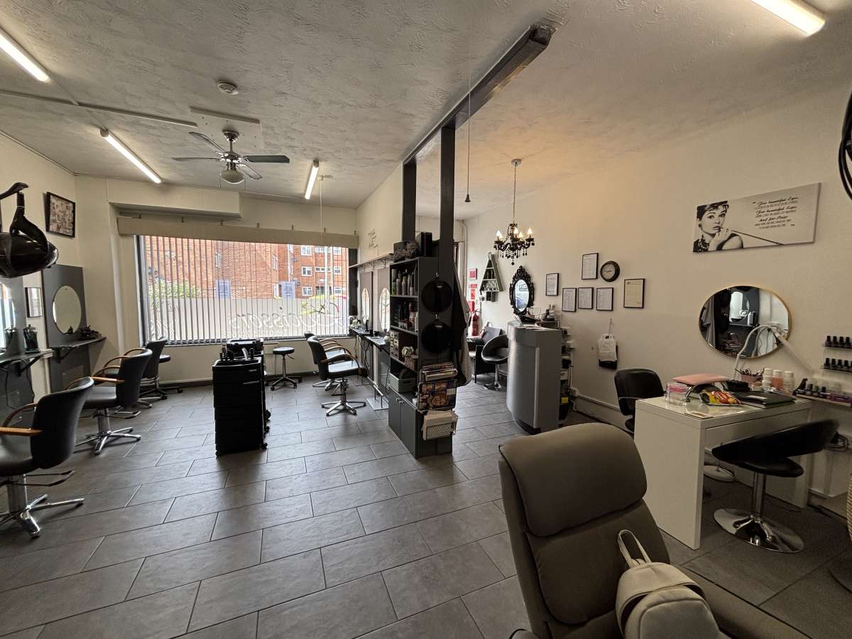 Retail/Shop in Melksham - photo 3