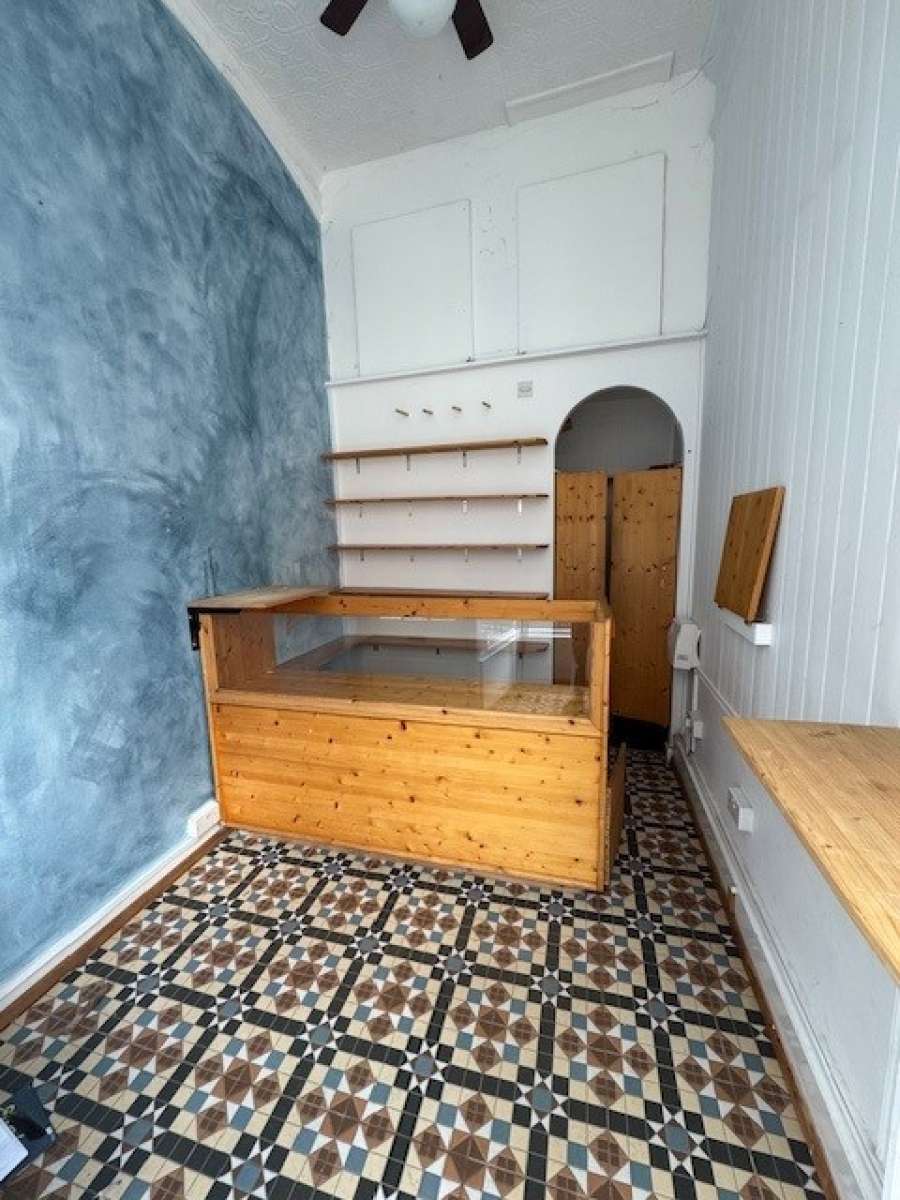 Retail/Shop in Burton On Trent - photo 2