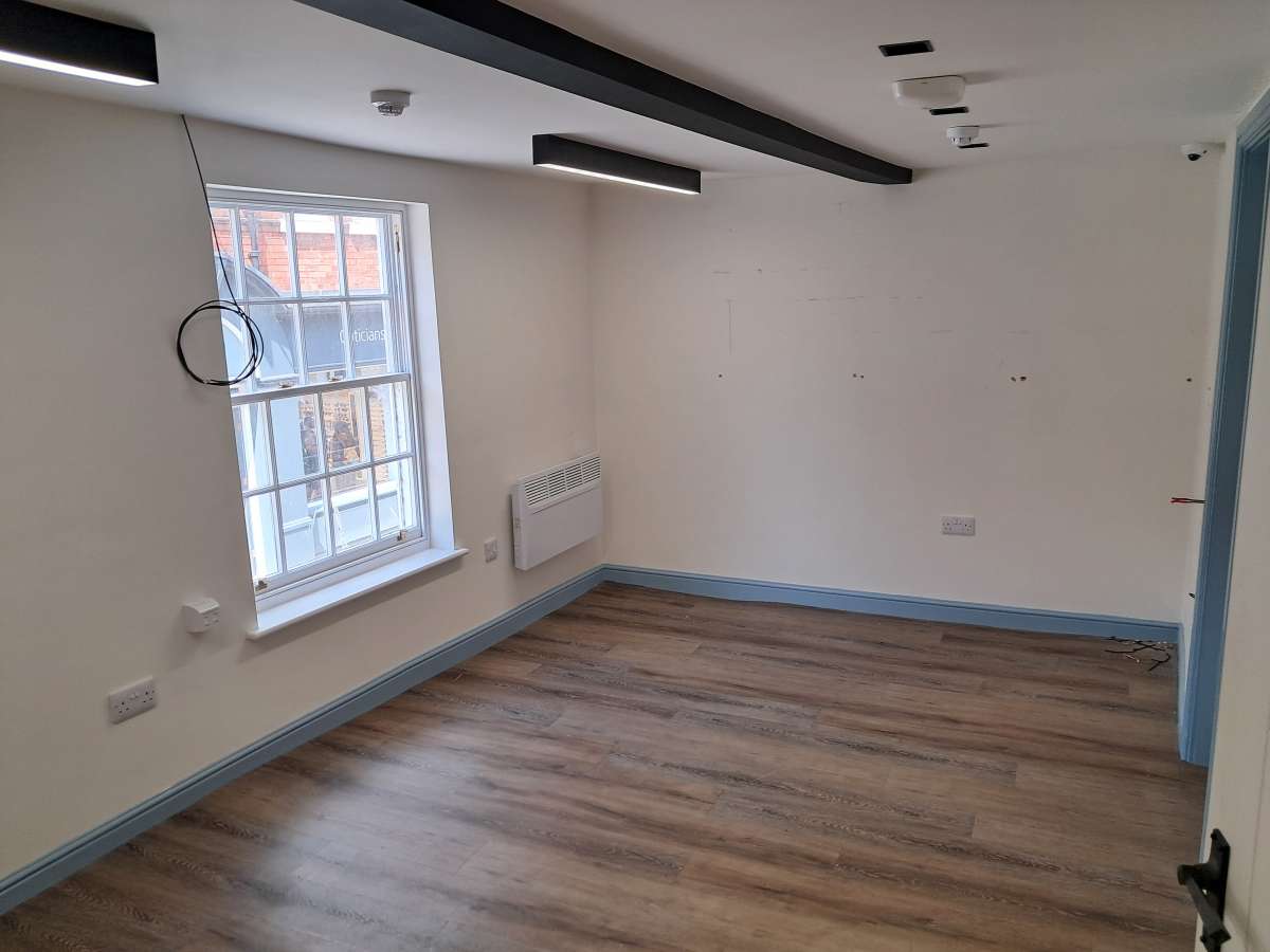 Retail/Shop in Lincoln - photo 4