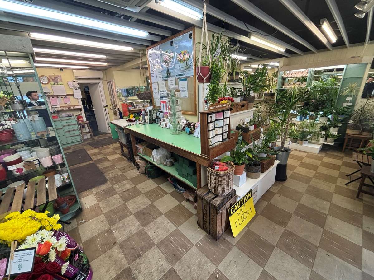 Retail/Shop in Leicester - photo 2