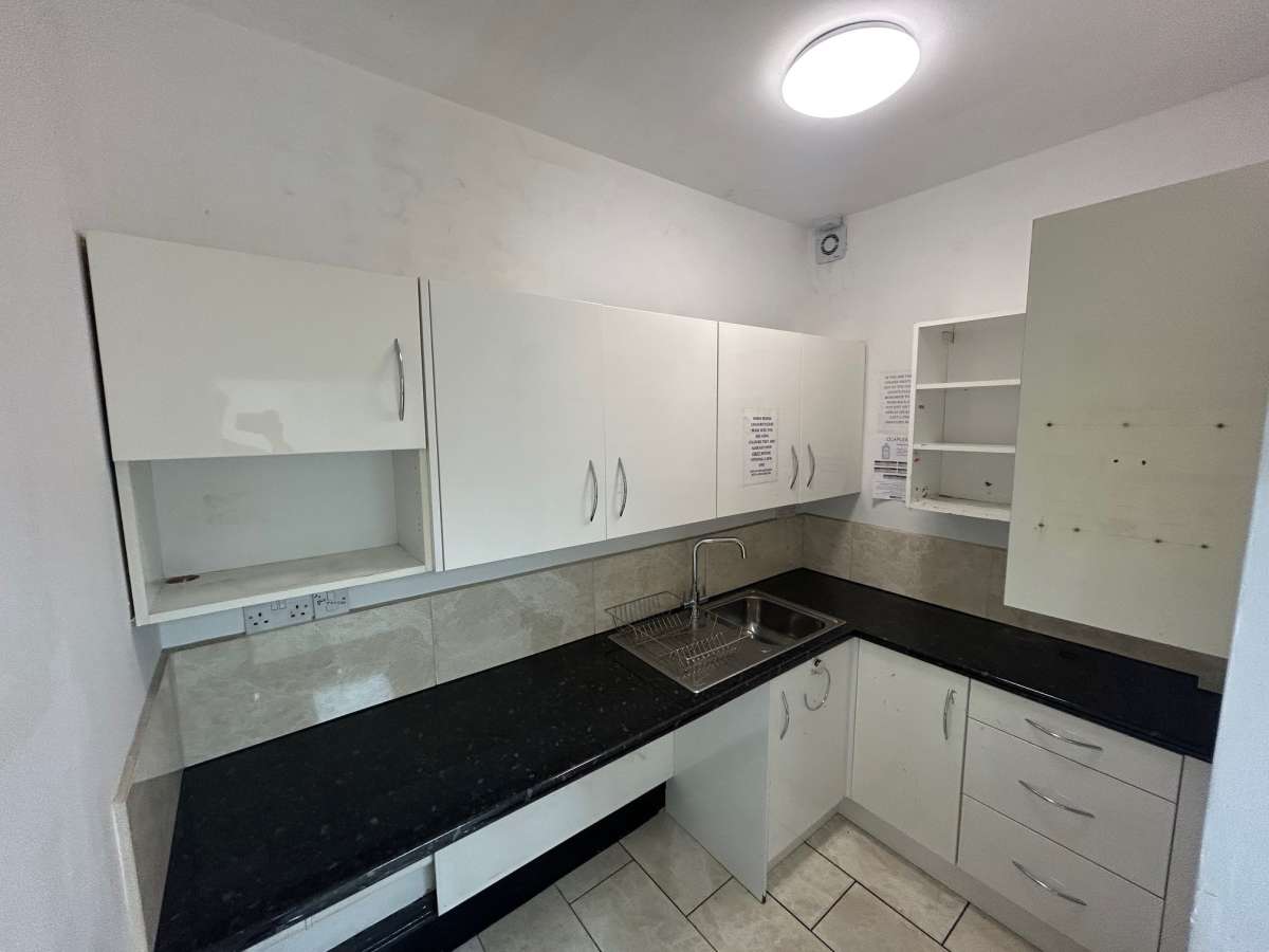 Retail/Shop in Nottingham - photo 4