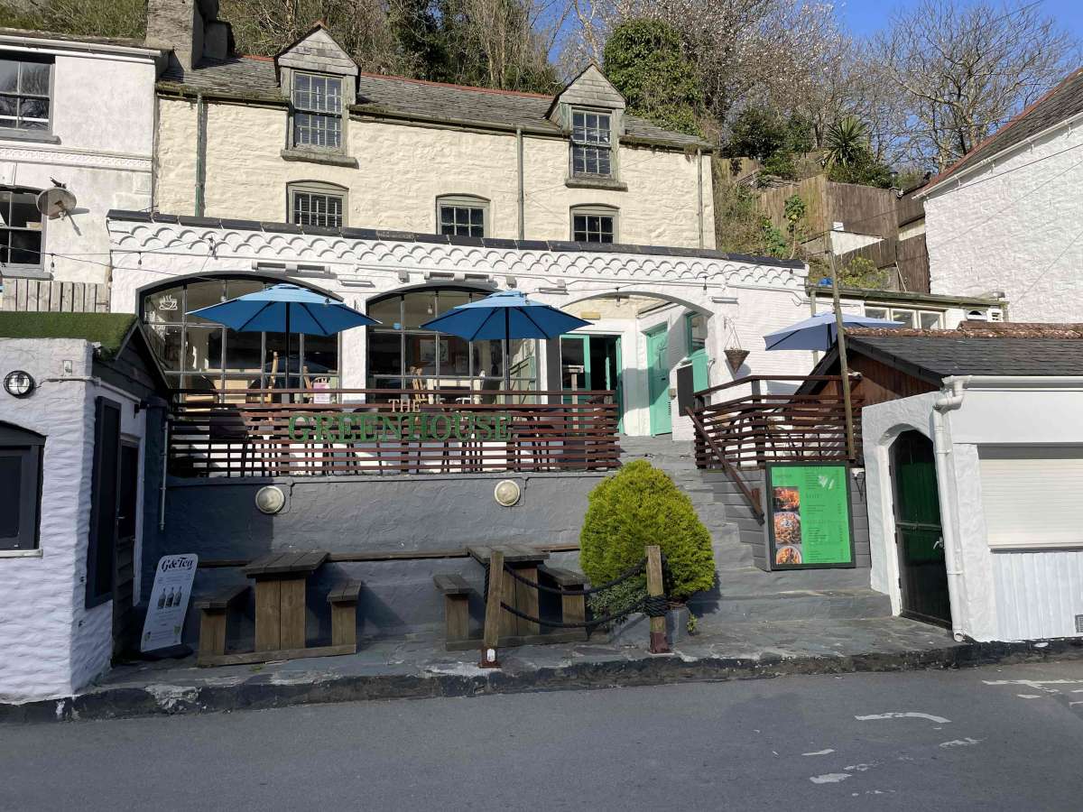 Retail in Looe