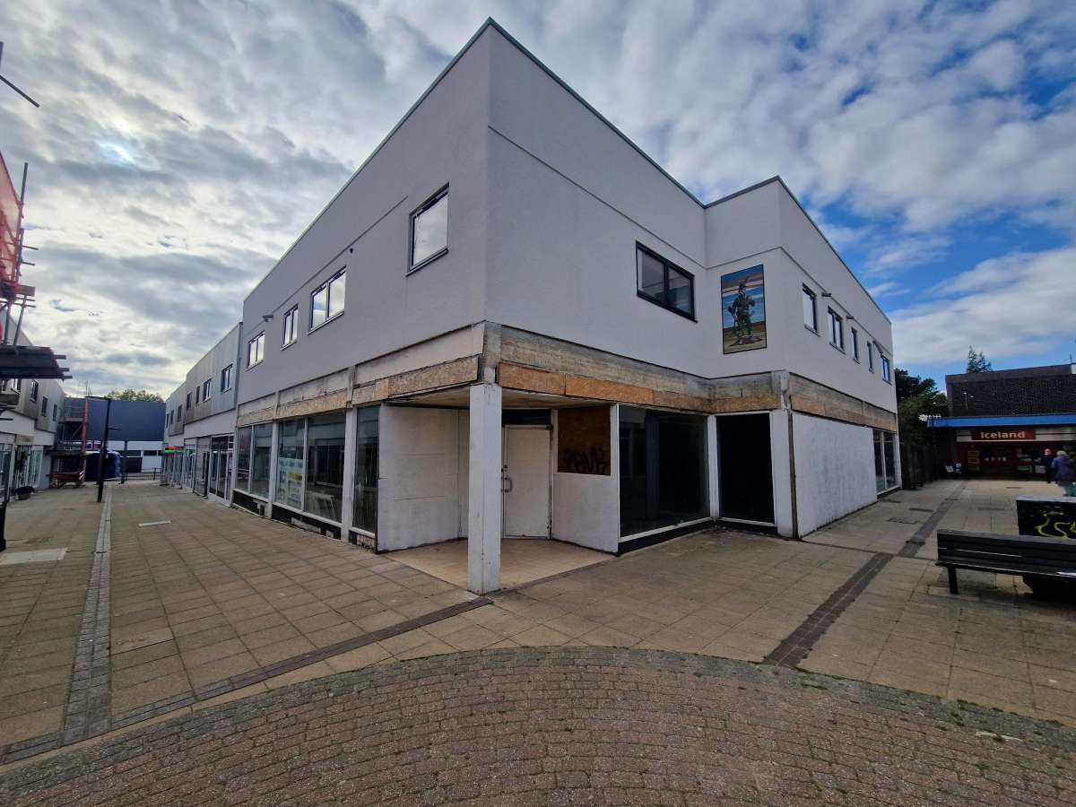 Retail/Shop in Waterlooville - photo 4