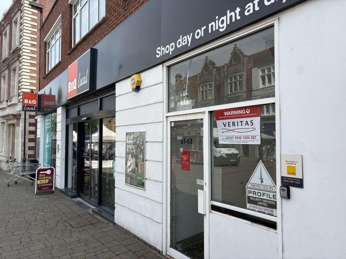 Retail/Shop in Staines - photo 4