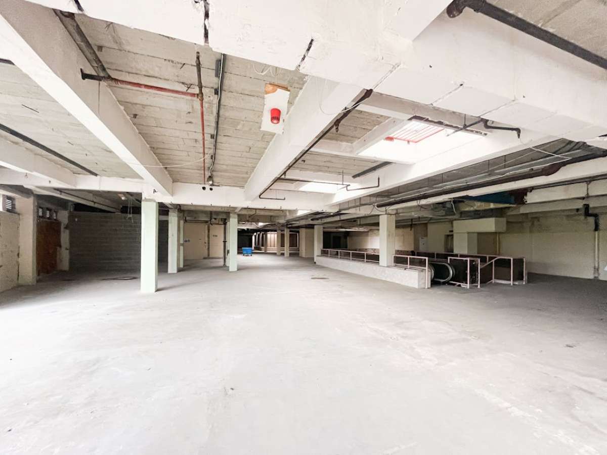 Retail/Shop in Bournemouth - photo 4