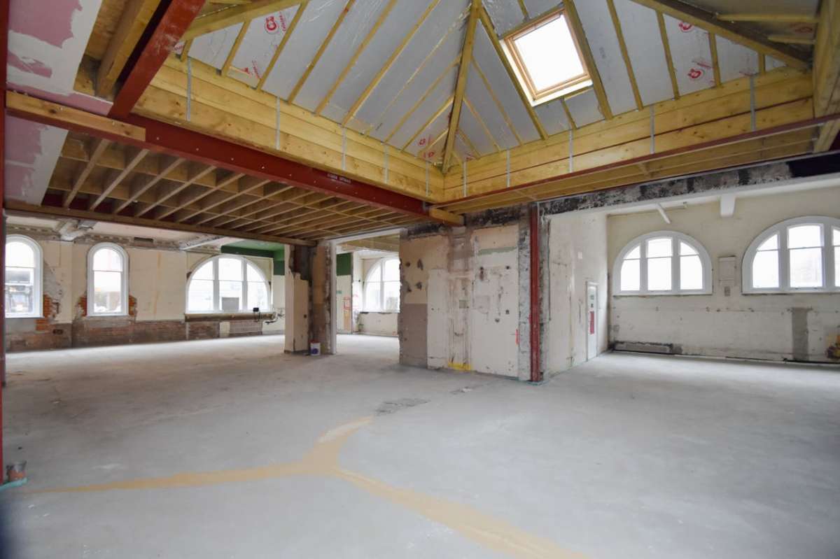 Retail/Shop in Weymouth - photo 2