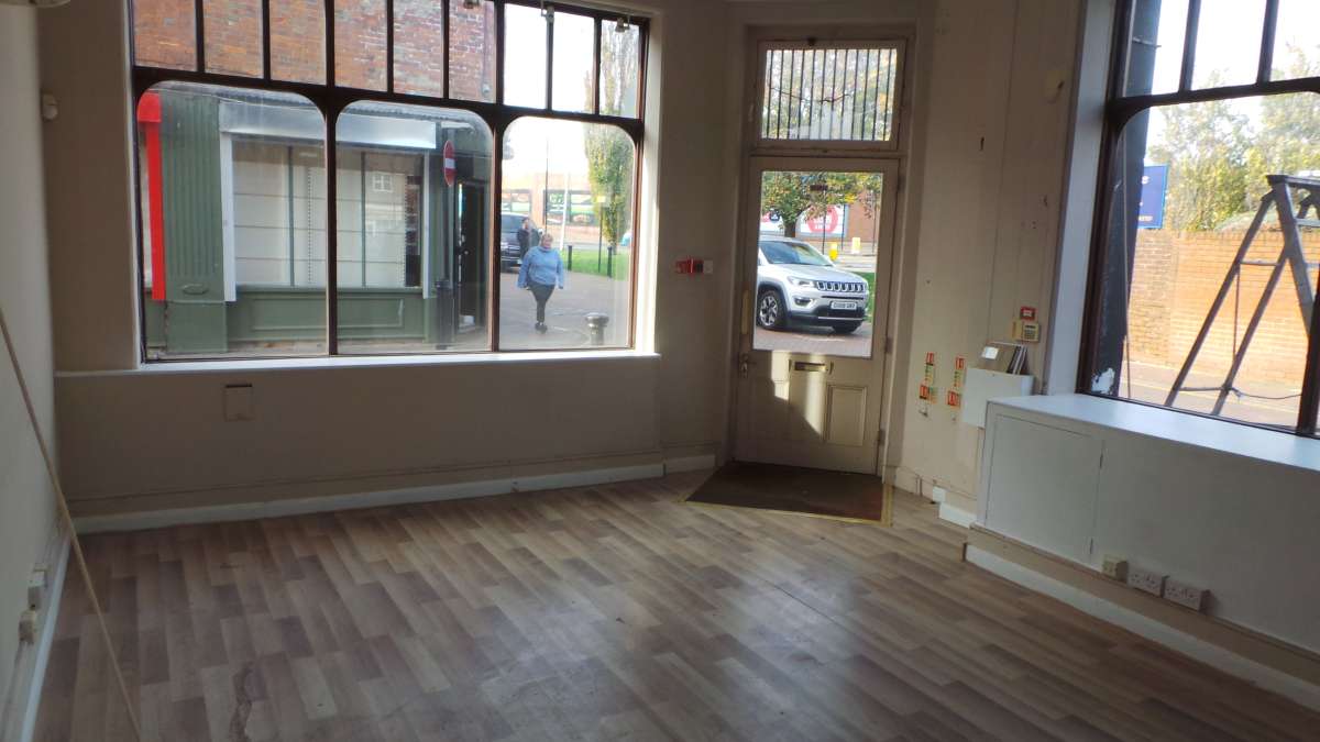Retail/Shop in Ashford - photo 4