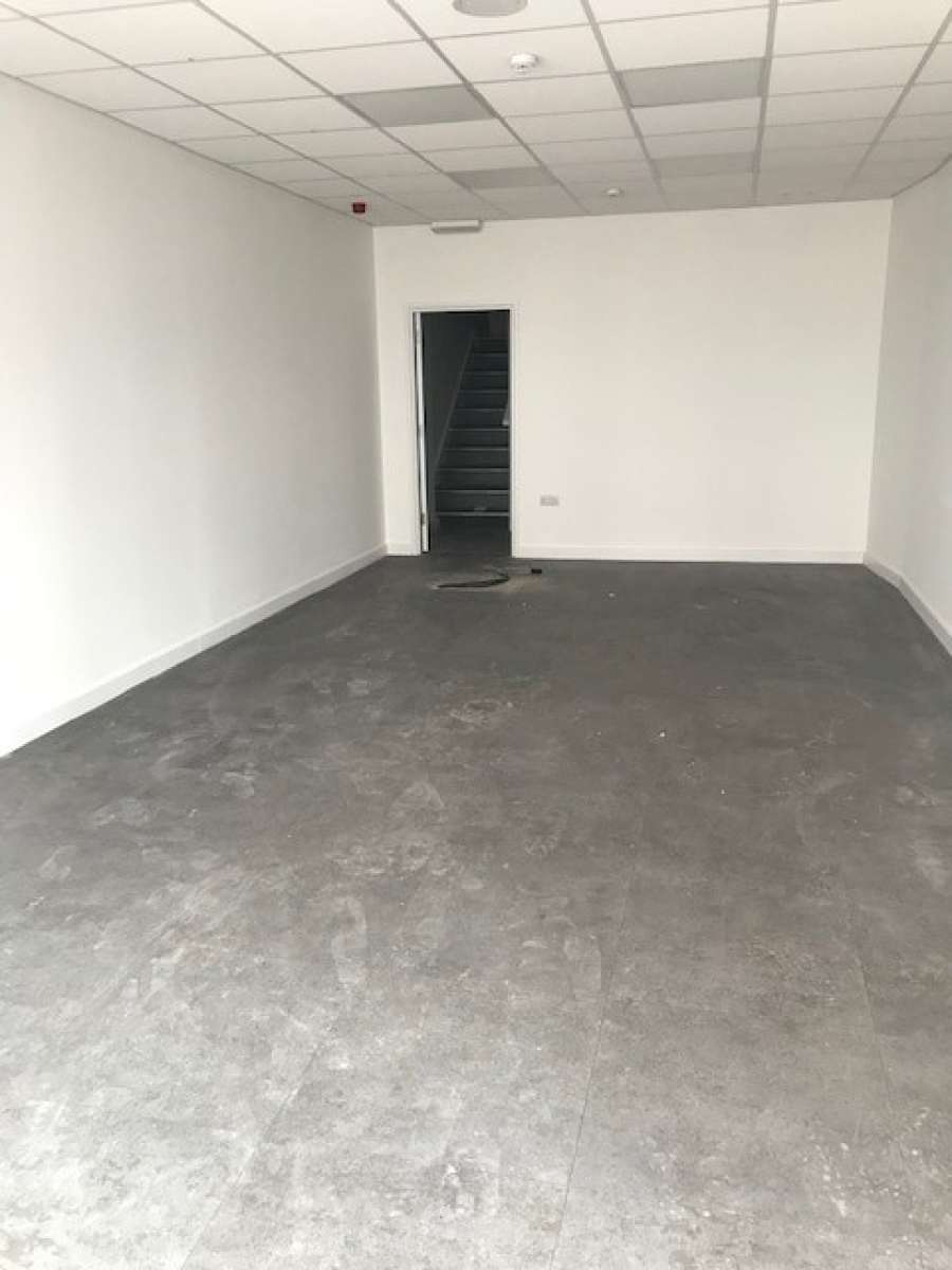 Retail/Shop in Worksop - photo 2