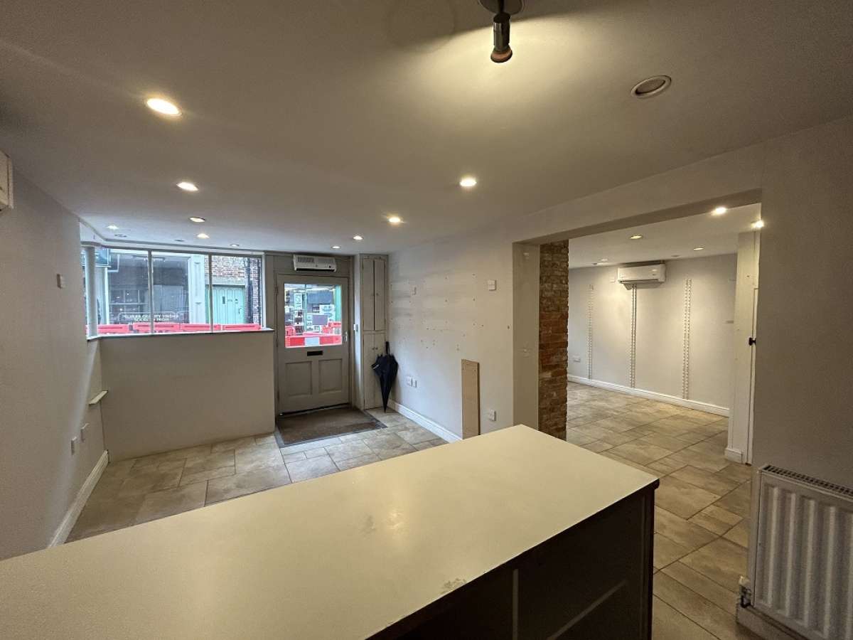 Retail/Shop in Ashbourne - photo 4