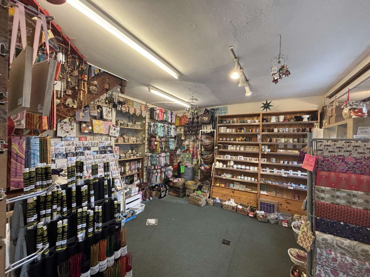 Retail/Shop in Midsomer Norton - photo 2