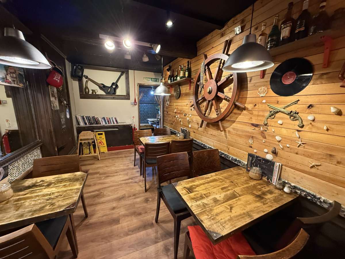 Retail/Shop in Hinckley - photo 3