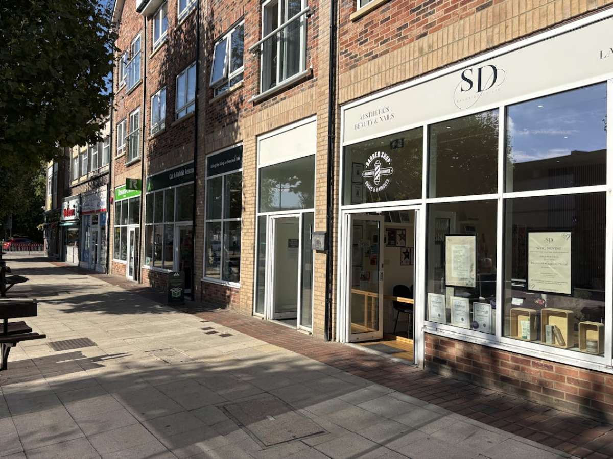 Retail/Shop in Havant - photo 2