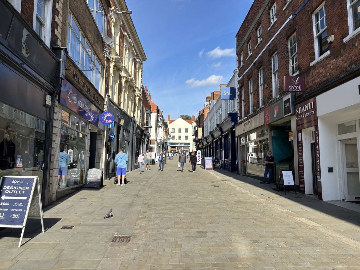 Retail/Shop in Lincoln - photo 2