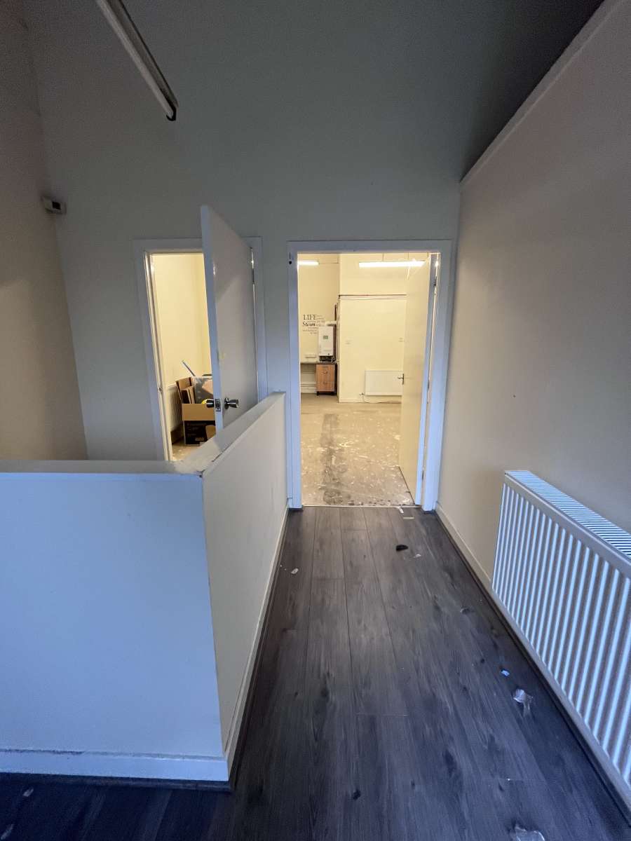 Retail/Shop in Glasgow - photo 3