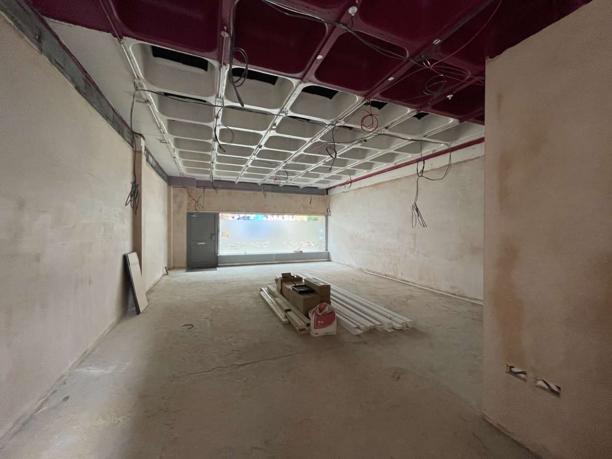 Retail/Shop in Haverhill - photo 2