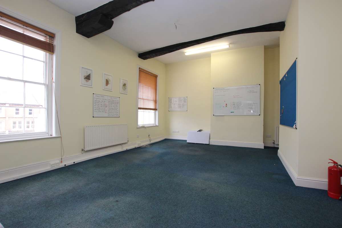 Office in Grantham - photo 3