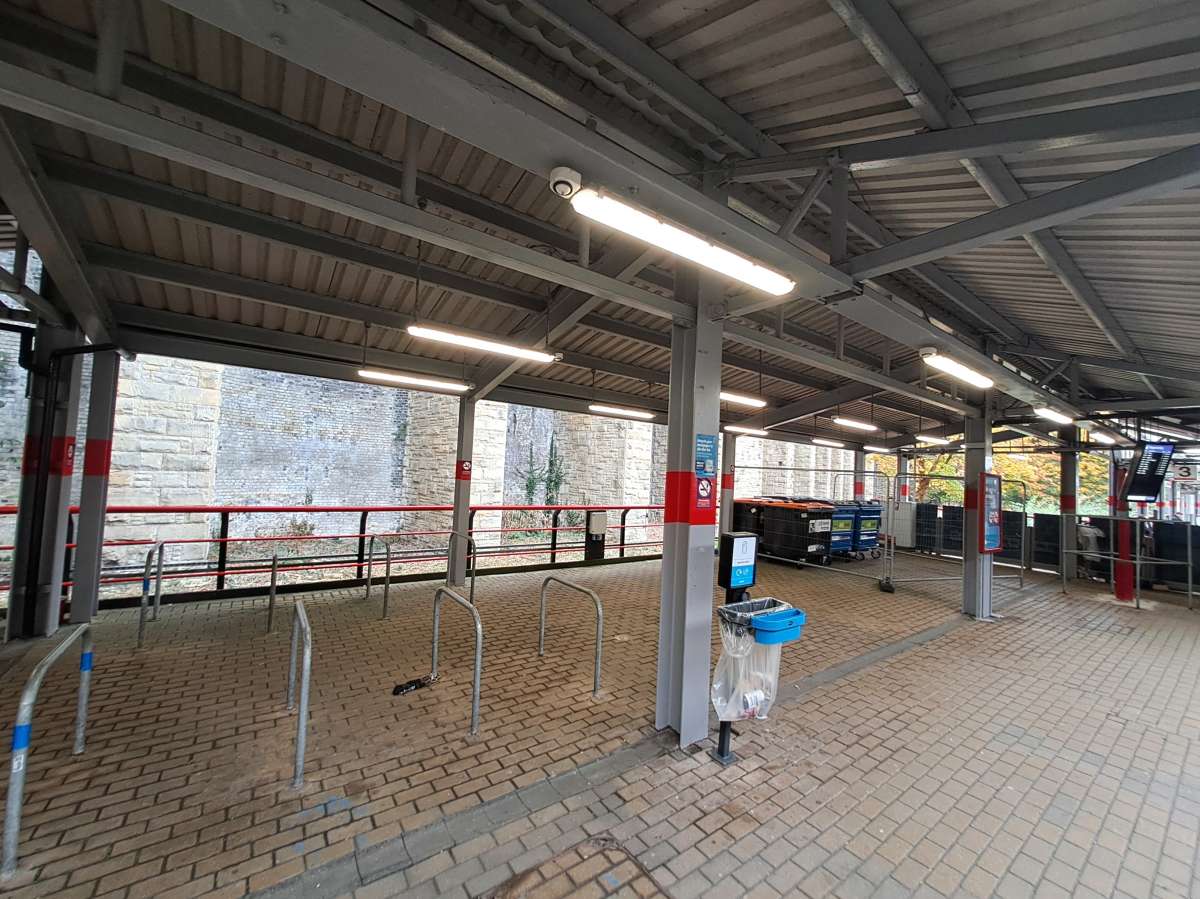 Retail/Shop in Bradford - photo 4