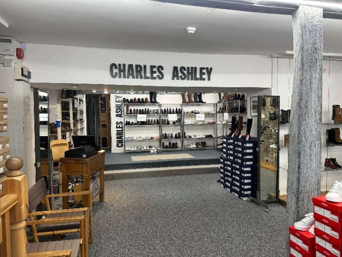 Retail/Shop in Wells - photo 2