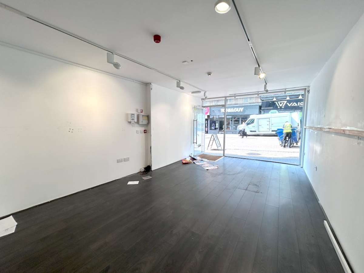 Retail/Shop in Bournemouth - photo 2