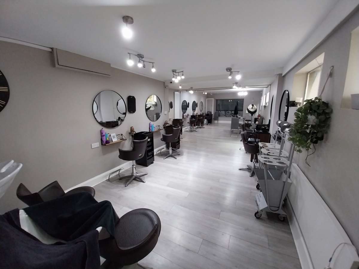 Retail/Shop in Lincoln - photo 3