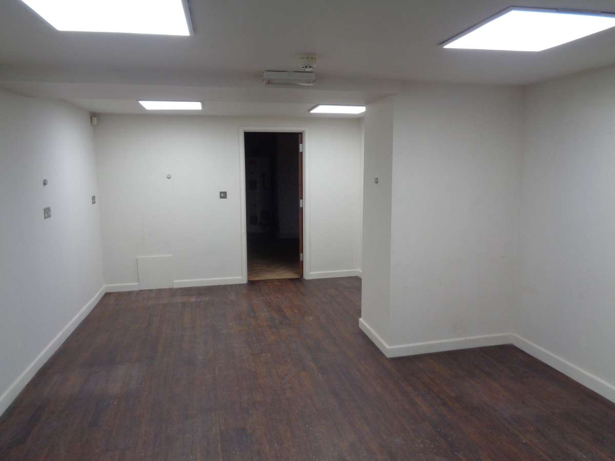 Retail/Shop in Exeter - photo 3