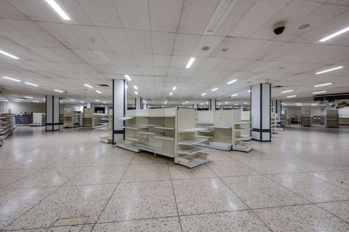 Retail/Shop in Gloucester - photo 2