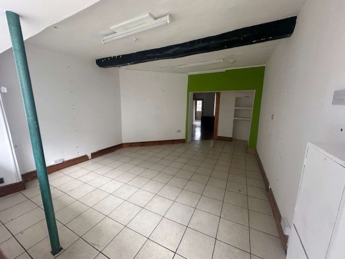 Retail/Shop in Much Wenlock - photo 3