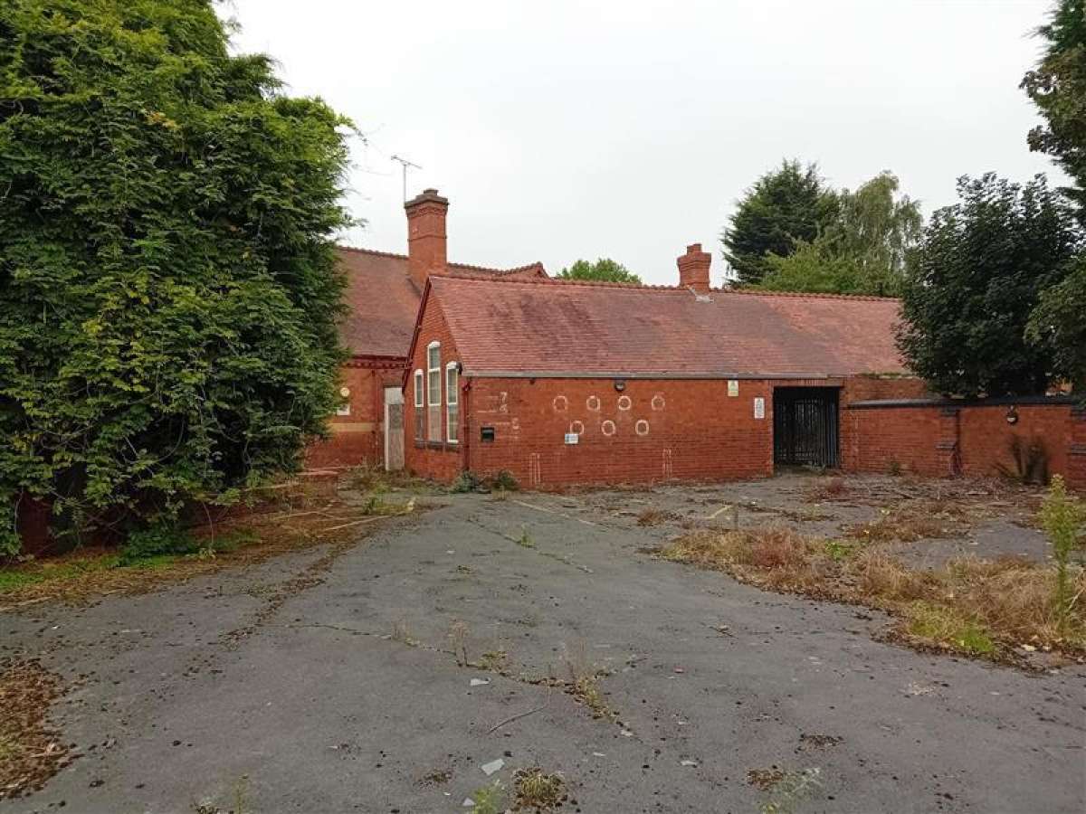 Retail/Shop in Nuneaton - photo 2