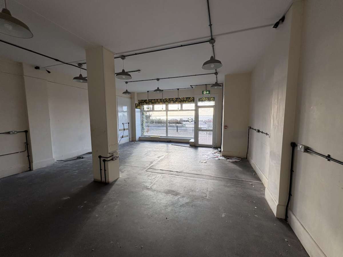 Retail/Shop in Lee-on-Solent - photo 3