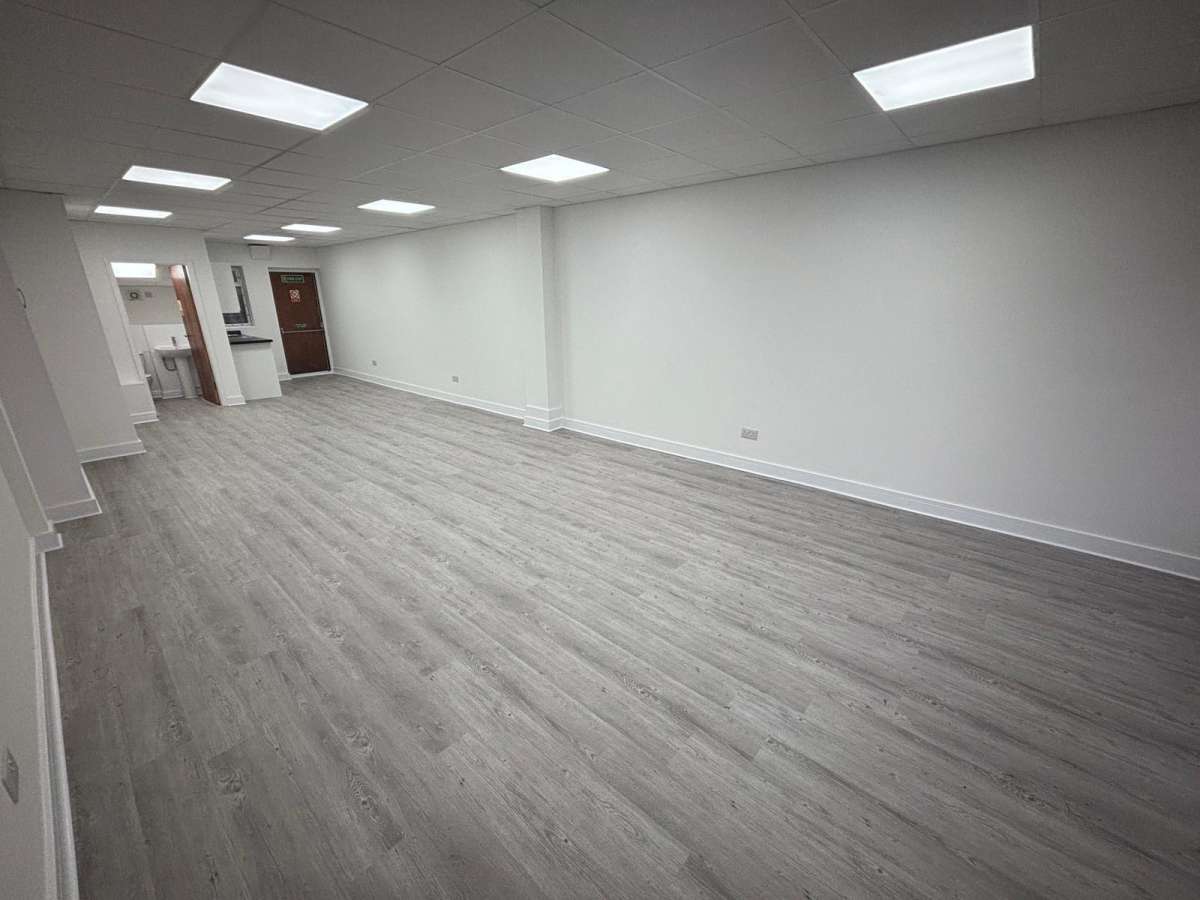 Retail/Shop in Anstey - photo 3