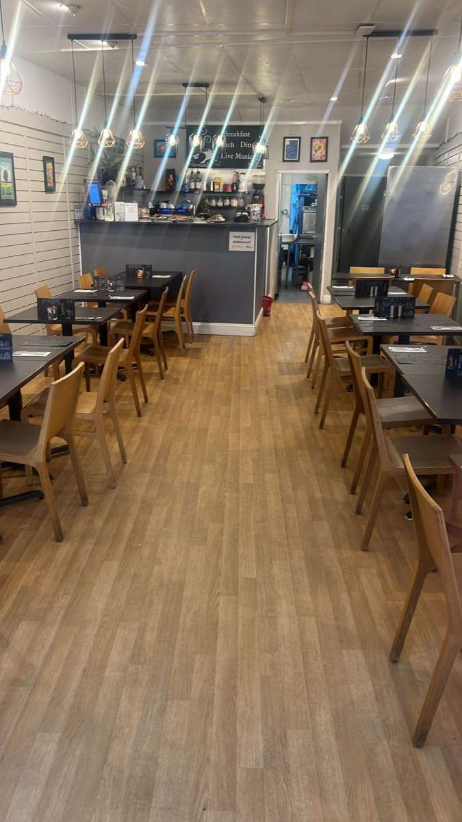 Retail/Shop in Mole Valley - photo 2