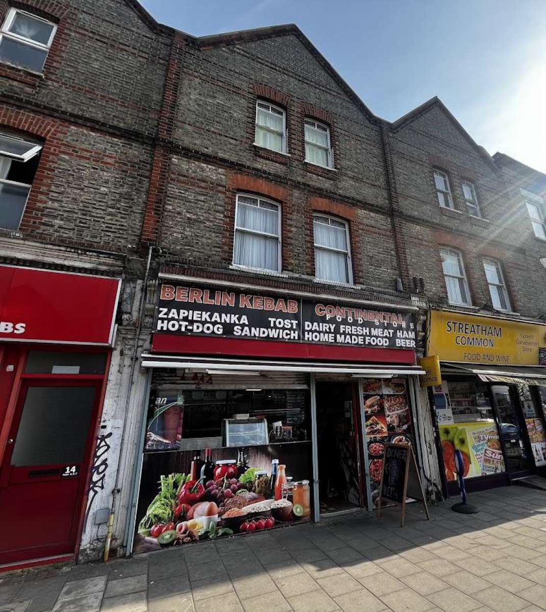 Retail/Shop in London - photo 2