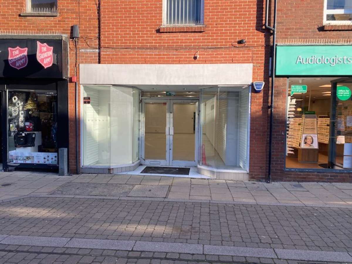 Retail/Shop in Huntingdon - photo 2