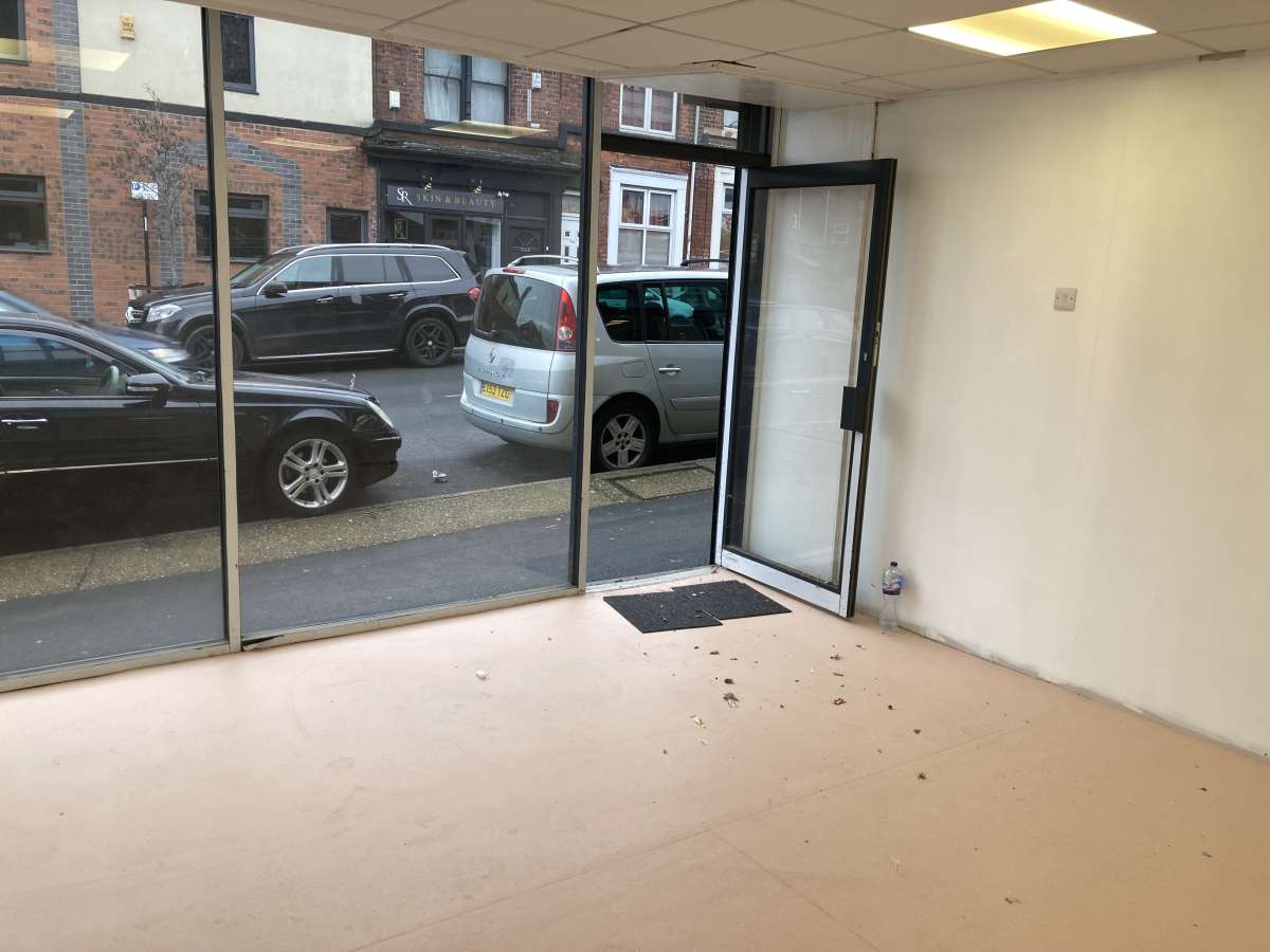 Retail/Shop in Sheffield - photo 4
