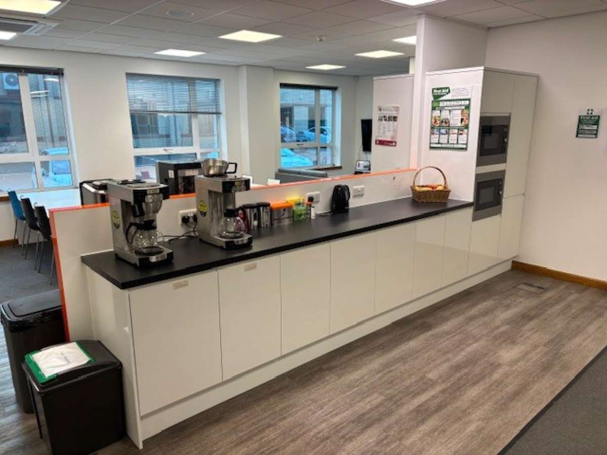 Retail/Shop in Altrincham - photo 4