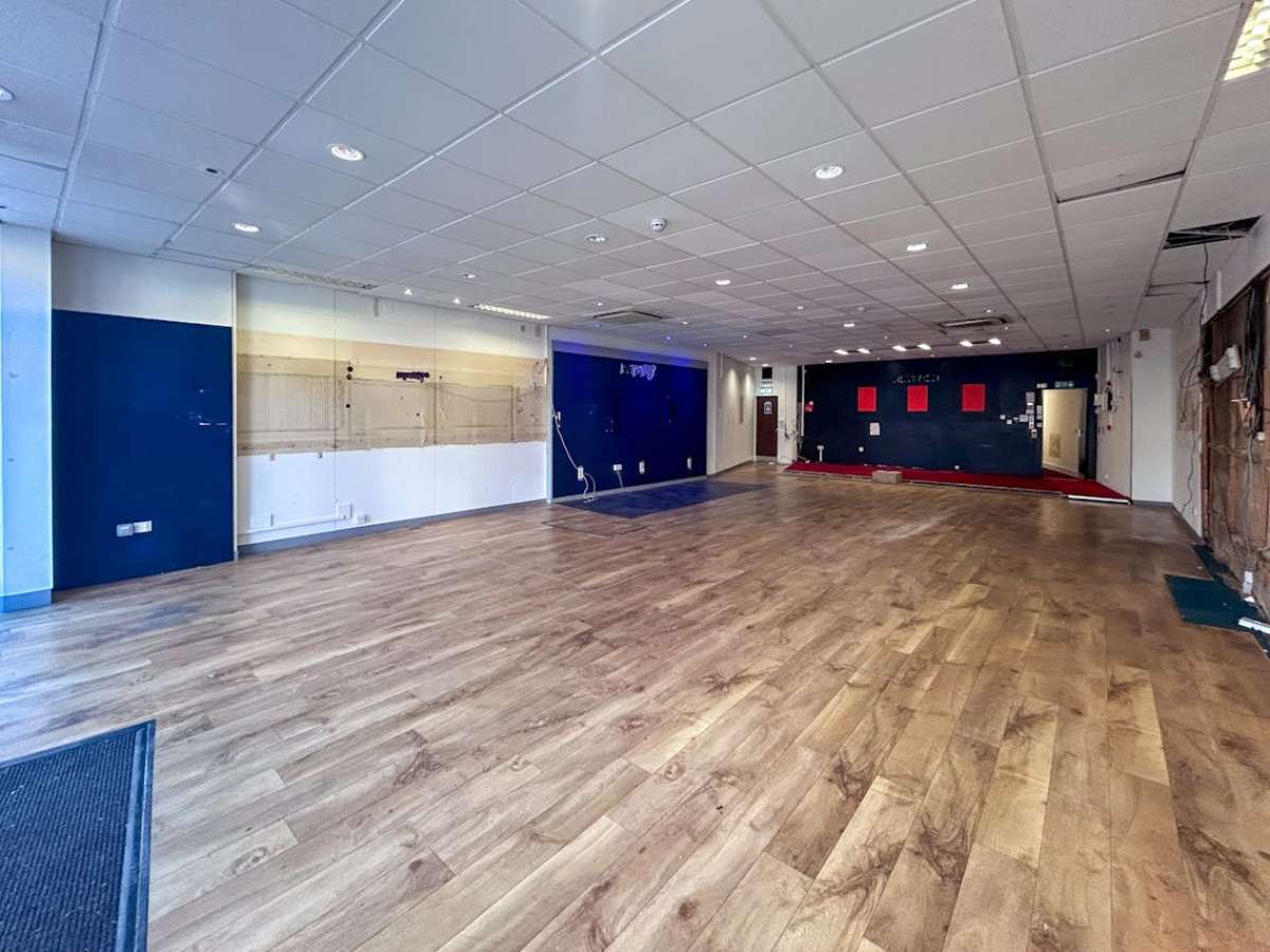 Retail/Shop in Bournemouth - photo 3