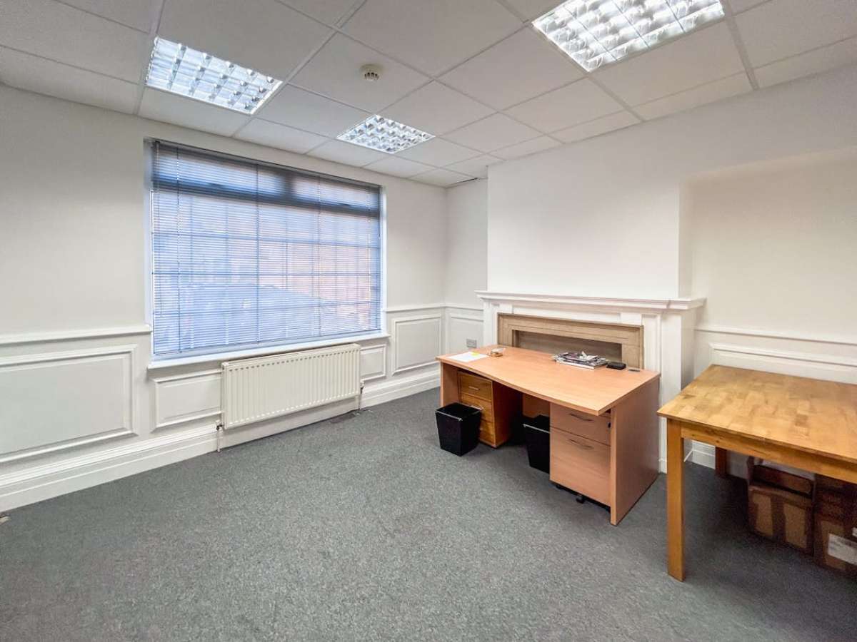 Retail/Shop in Bournemouth - photo 3