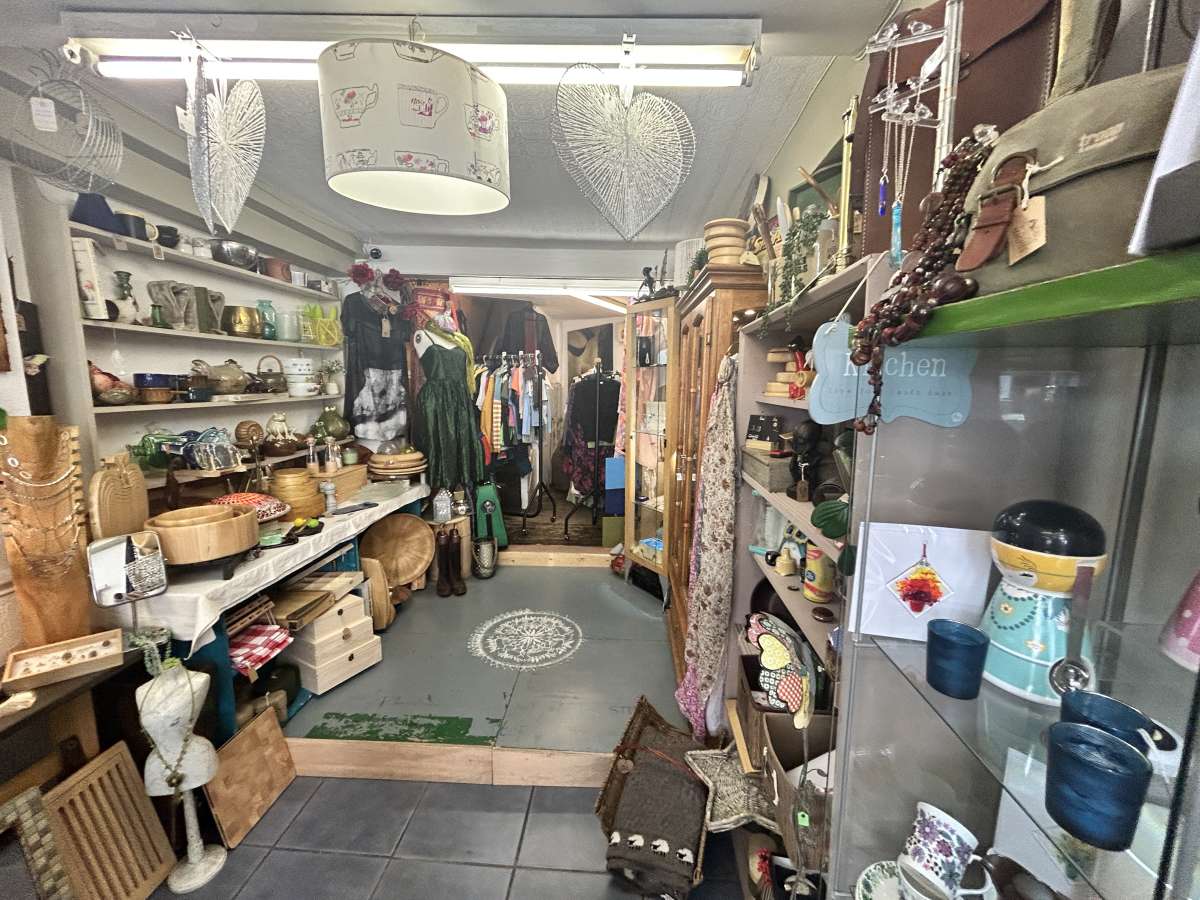 Retail/Shop in Gloucester - photo 3